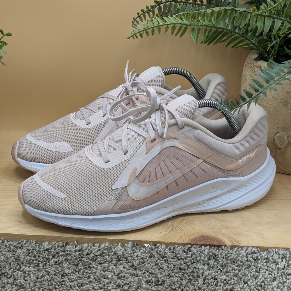 Nike Quest 5 Barely Rose Women's Size 10 Running Shoes Casual Walking